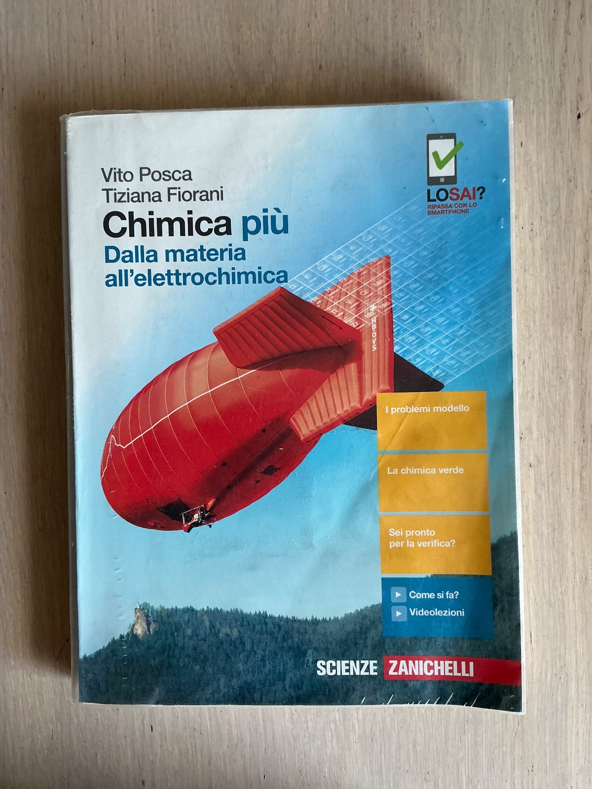 Copertina di Chimica più. Dalla materia all’elettrochimica