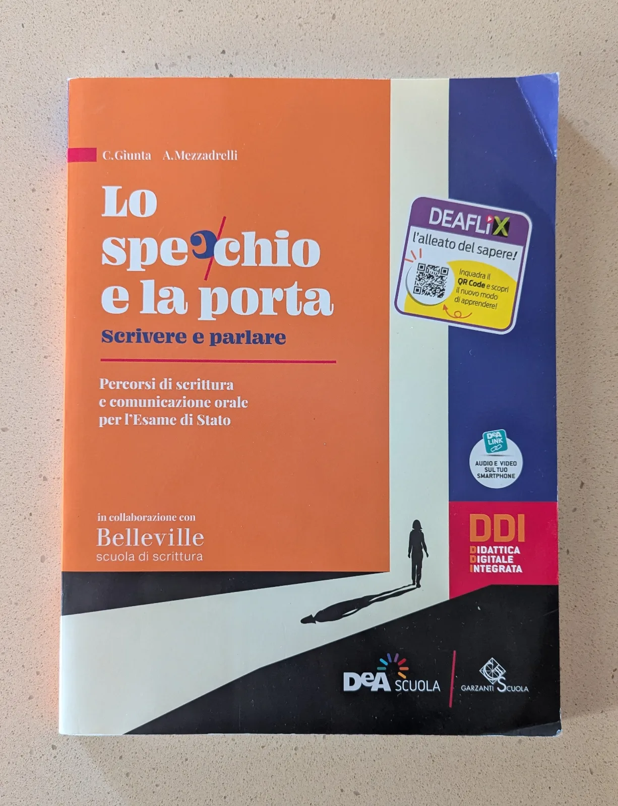 Foto di Lo specchio e la porta - scrivere e parlare