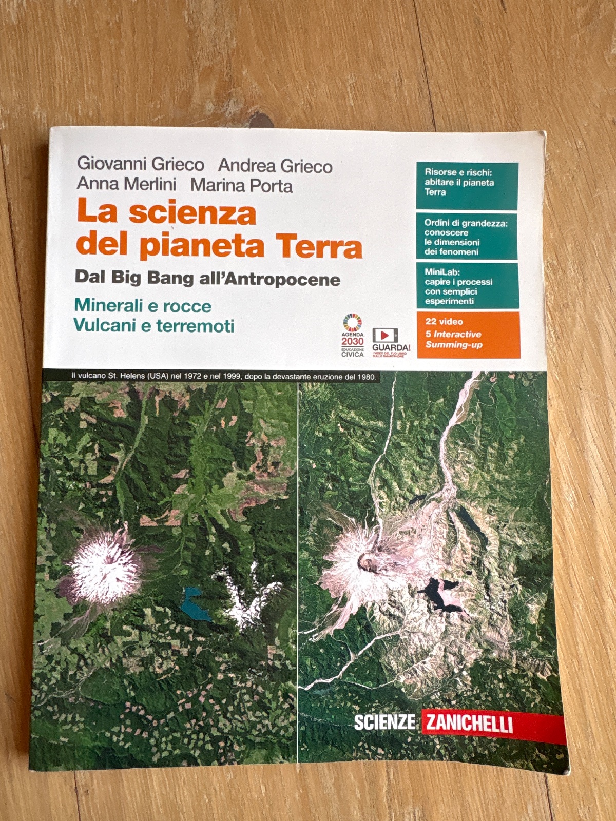 Foto di La scienza del pianeta Terra - minerali/vulcani